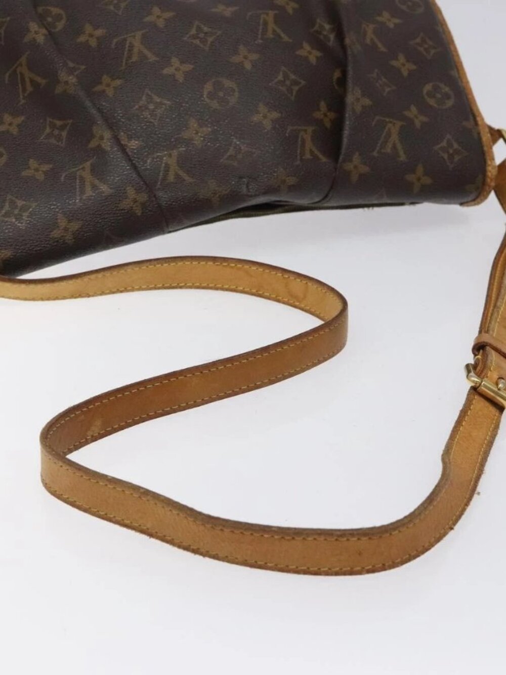 LOUIS VUITTON Monogram Menilmontant MM Shoulder Bag - Picture 7 of 16
